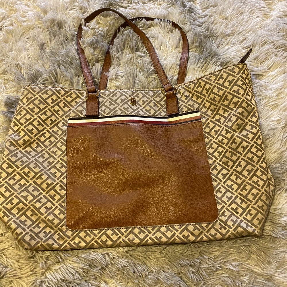 TOMMY SHOULDER BAG